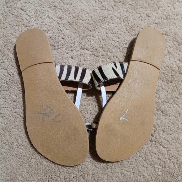 BEACH by MATISSE NEW Calf-Hair Toe Ring Sandals - Picture 7 of 8